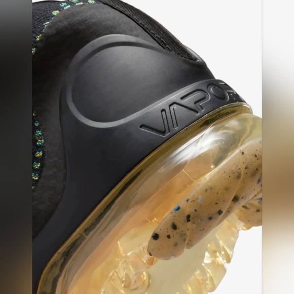 Nike Vapormax Flyknit Sneakers Size M9 W10.5 W/Box MSRP $220 - Picture 5 of 13
